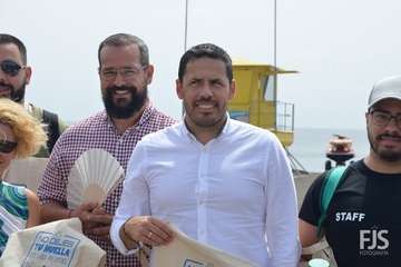 El Ayuntamiento impulsa una nueva campaña de concienciación medioambiental en las playas del municipio (Foto TA)